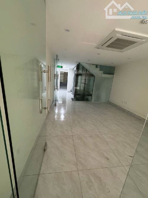 Bán toà vp Cầu Giấy 8 tầng 80m ô tô tránh 2 mặt thoáng  ngõ thông, thang máy, vỉa hè , kd - 4