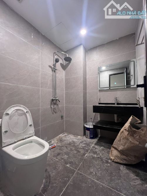 NHÀ NGAY PHỐ NGÔ GIA TỰ - 52M2 - MỚI HOÀN THIỆN XONG - 6,65 TỶ - 5 TẦNG ĐẸP LONG LANH - 5
