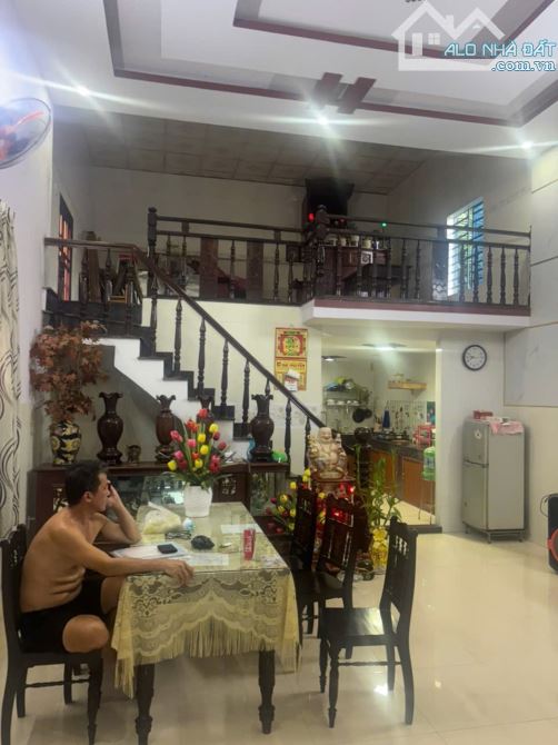BÁN NHÀ GÁC LỮNG CẤP 3, Giáng Đông, Hoà Châu, Nay Hoà Xuân. Đường Ô tô giá 2290 tl - 5