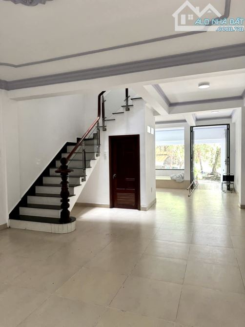 Bán Nhà 1 Hầm + 4 Tầng Mặt tiền khu VIP An Khánh Q2 DT: 80m2 Giá 21.3 Tỷ - 5