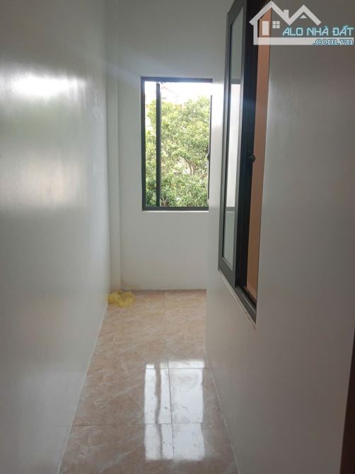 Bán nhà mới xây đã có nội thất chỉ cần kê thêm giường tủ là vào ở ngay gần QT lam Sơn - 5