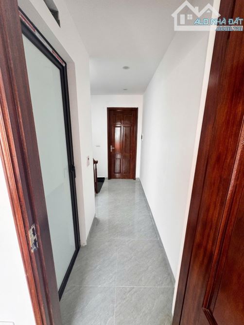 Bán nhà mới 5 tầng x 50m2, gara ô tô tại Ngũ Hiệp, Thanh Trì, giá 5,4 tỷ - 5