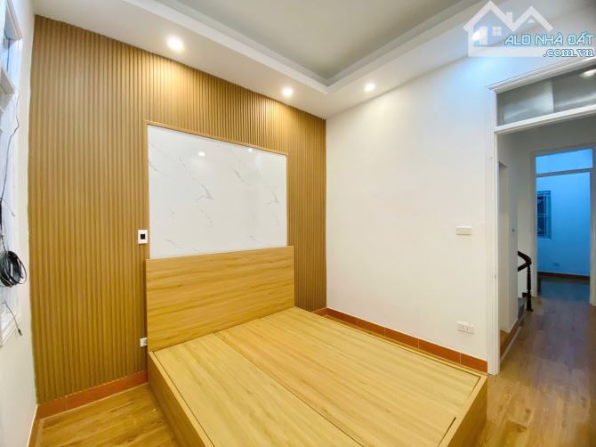 7,x tỷ có Nhà rẻ nhất Lạc Long Quân 35m2 4 tầng - sổ đỏ CC - 5