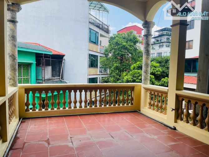 Bán nhà Hoàng Cầu - Đống Đa - Phân lô - Oto tránh - Kinh doanh - 26.5 tỷ. - 5
