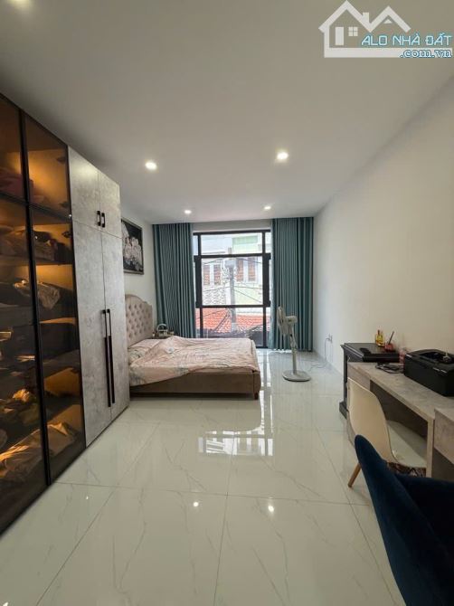 🏠 NHÀ NỞ HẬU CHỮ L - 3 TẦNG - HẺM 3 GÁC THÔNG Q4 - 5