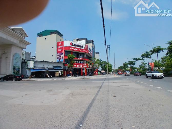 Lô đất  đẹp 60 m2, sổ đỏ, tại khu  dịch vụ Yên Vĩnh, gần vành đai 3.5 và đường 32, ô tô đỗ - 5