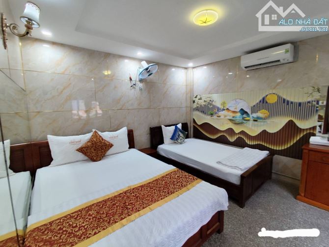 Bán Khách sạn Căn Góc - 5 tầng - 16phòng - 110m2 - Quang Trung - 200tr/tháng - Giá 20 tỷ - 5