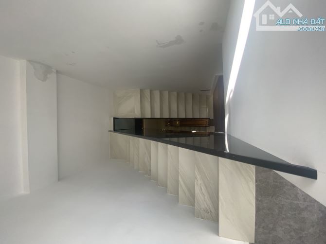 NHÀ ĐẸP TÂN BÌNH HẺM XE TẢI - 4 TẦNG - HƠN 60M2 - FULL NỘI THẤT - 5
