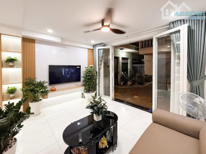 SIÊU PHẨM ĐẦU TƯ • NGUYỄN CỬU VÂN, P.17, BÌNH THẠNH • 4x10 • 5 TẦNG • HẺM TRƯỚC NHÀ 5M - 5