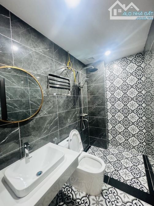 Bán nhà phố hoàng mai 30m2 5 tầng cực mới – ngõ thông thoáng -  giá 7.3 tỷ - 5