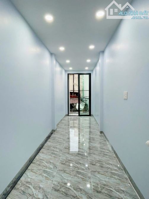 BÁN NHÀ Q4 MỚI XÂY 3 TẤM KHU DÂN TRÍ CAO 45m2 ĐẤT GIÁ 4TỈ 5 SỔ RIÊNG GẦN MẶT TIỀN - 5