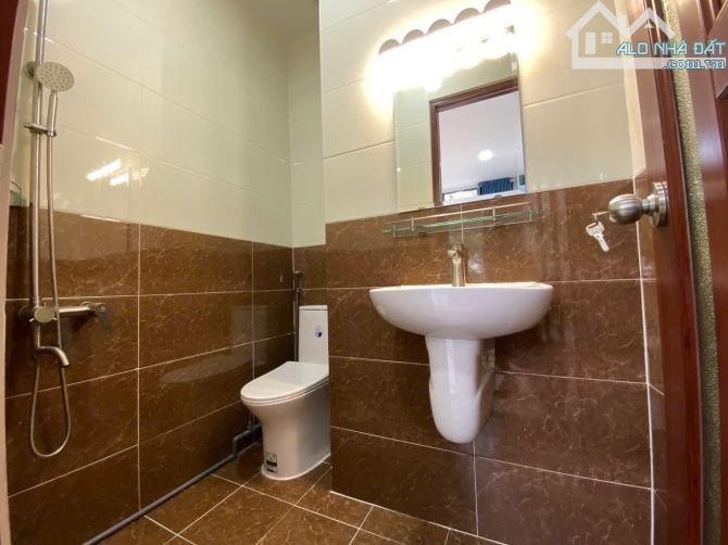 CĂN STUDIO FULL NỘI THẤT BAN CÔNG CỰC THOÁNG Ở QUẬN 10 - 6