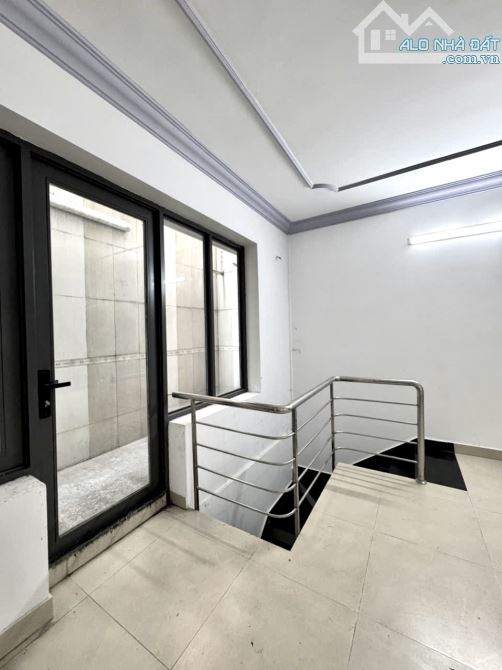 Bán Nhà 1 Hầm + 4 Tầng Mặt tiền khu VIP An Khánh Q2 DT: 80m2 Giá 21.3 Tỷ - 6