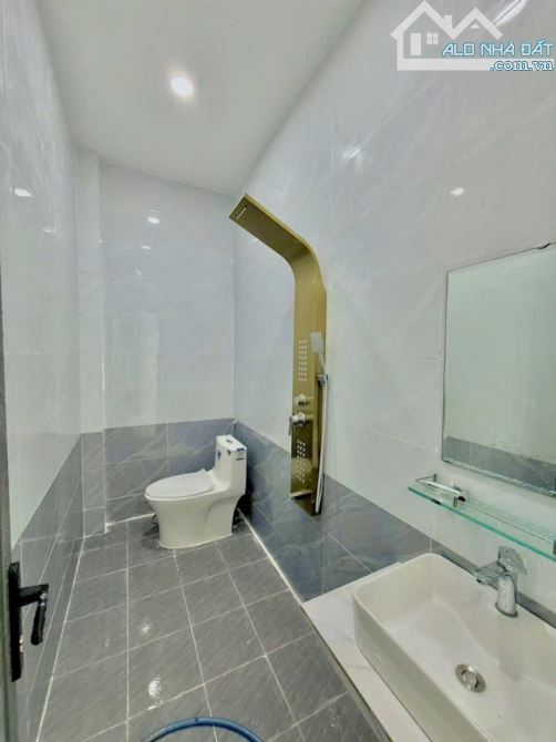 Bán nhà 1 trệt 2 lầu có hoàn công Kdc TDC  Quang Vinh giá 4 tỷ - 6