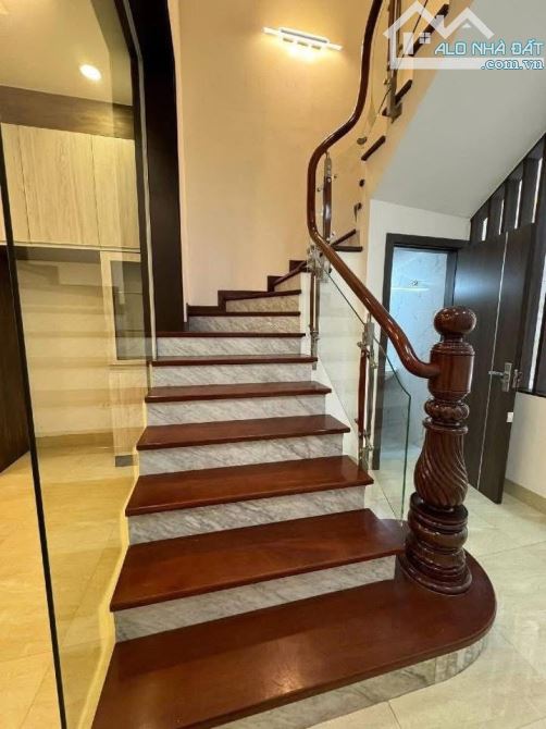 Phân Lô quân đội 918 Sân golf Long Biên, 4 tầng dân xây, Vỉa hè oto tránh dt 65m2 mt 4.2m - 6
