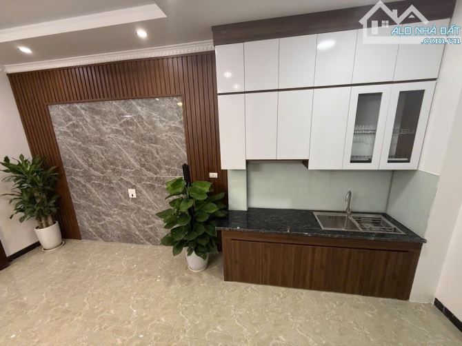 🏡 BÁN NHÀ PHỐ NGỌC TRÌ – BÁT KHỐI, THẠCH BÀN 🏡  ✨ Diện tích: 30,9m² ✨ Mặt tiền: 4,5m - 6