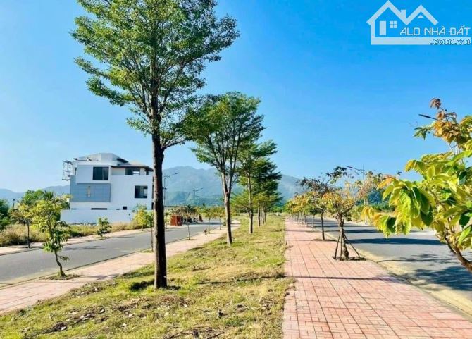 Lô biệt thự KĐT Ven Sông Tắc view sông nhìn qua dự án Sungroup giá rẻ nhất 27,9tr/m2 - 6