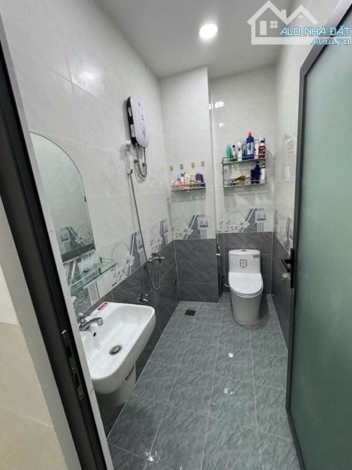 GIÁ RẺ GẤP 2 THỊ TRƯỜNG – CHỈ 100TR/1m2 – NGANG HIẾM 12M - NHÀ ĐẸP, MỚI TINH – DT KHỦNG - 6