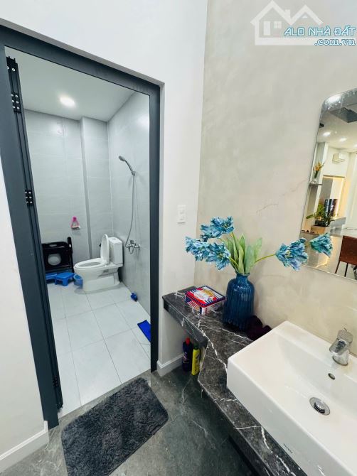 NHÀ VIP–GIÁ TỐT NHẤT-THANG MÁY– BÀNH VĂN TRÂN- NGANG  6,5m– DT KHỦNG 111m2 – 5 TẦNG MỚI – - 6