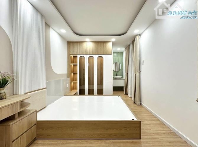Bán Nhà Bình Thạnh, Hẻm Xe Hơi - Sát Mặt Tiền - Giáp Q1 - 3 Tầng - Vào Ở Ngay - Nhỉnh 5 Tỷ - 6