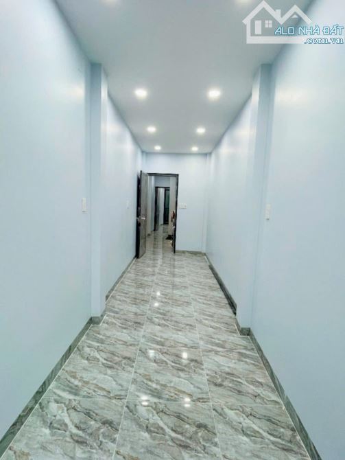 BÁN NHÀ Q4 MỚI XÂY 3 TẤM KHU DÂN TRÍ CAO 45m2 ĐẤT GIÁ 4TỈ 5 SỔ RIÊNG GẦN MẶT TIỀN - 6
