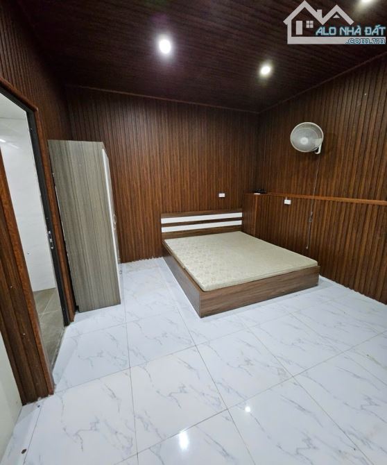 BÁN TÒA CCMN MỄ TRÌ 120M2- 7 TẦNG- MT 8.6M- 33 TỶ 500 - 7