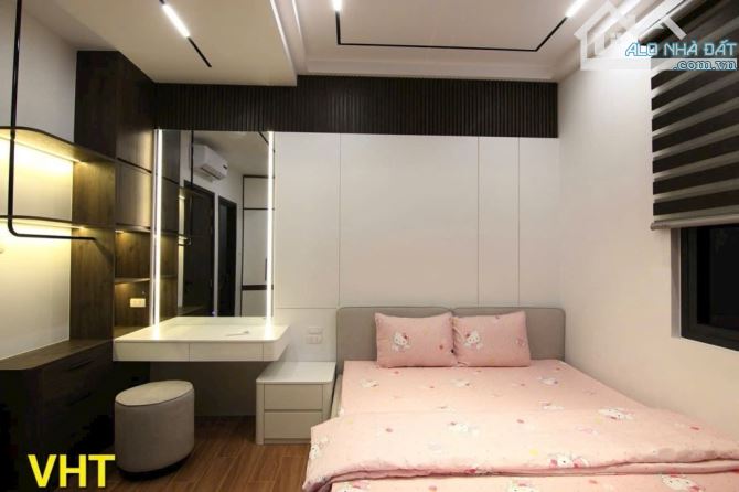 NHÀ PHỐ 3 TẦNG - 4 PHÒNG NGỦ - MỚI ĐẸP Ở NGAY - - 7