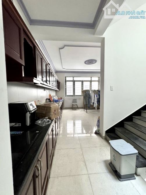 Bán Nhà 1 Hầm + 4 Tầng Mặt tiền khu VIP An Khánh Q2 DT: 80m2 Giá 21.3 Tỷ - 7