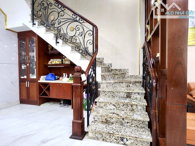 Bán Biệt Thự Mặt tiền đường số 5 An Phú Quận 2 Cũ DT 140m2 Ngang 7m Giá 28 Tỷ - 7