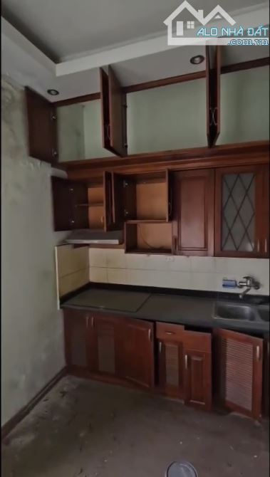 CĂN HỘ TẬP THỂ - MẶT PHỐ LÁNG HẠ - TẦNG 2 + 3 - 65M2 SỔ ĐỎ - THỰC TẾ 100M2 - CHỈ 4.95 TỶ - 7