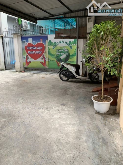 Cho thuê lâu dài nhà 3,5 tầng, ngõ 128C Đại La gần trường tiểu học Đồng Tâm, ô tô đỗ cửa