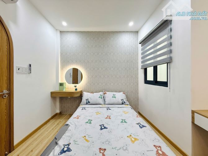 Gò vấp đường số 8 nhà 1 sẹc 3 lầu có 4 PN, 2 sân thượng chỉ 6,85 tỷ - 7
