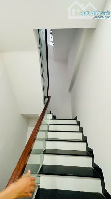 Bán nhà đẹp đường Phan Vinh, Nha Trang cách Biển 900m, giá rẻ. Gần công viên cách 100m - 7