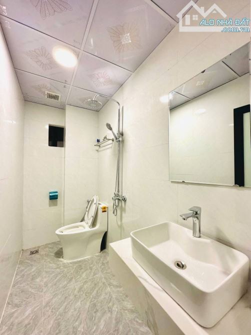 BÁN NHÀ  MỚI 39M , 6 TẦNG THANG MÁY ,TẶNG NỘI THẤT,GẦN HỒ VẮN CHƯƠNG ,ĐỐNG ĐA GIÁ 9,5 TỶ - 7