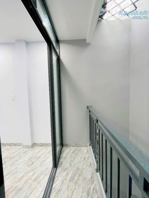 BÁN NHÀ Q4 MỚI XÂY 3 TẤM KHU DÂN TRÍ CAO 45m2 ĐẤT GIÁ 4TỈ 5 SỔ RIÊNG GẦN MẶT TIỀN - 7