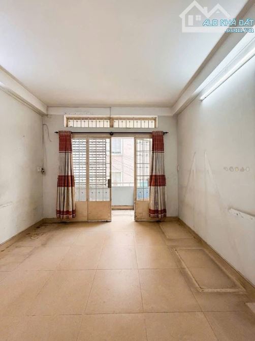 BÁN NHÀ NGÃ TƯ PHÚ NHUẬN – 3 TẦNG nở hậu – 75M² – NHỈNH 8 TỶ - 8