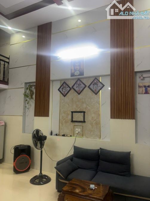 BÁN NHÀ GÁC LỮNG CẤP 3, Giáng Đông, Hoà Châu, Nay Hoà Xuân. Đường Ô tô giá 2290 tl - 8
