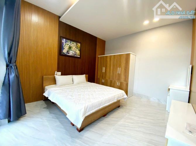 BÁN NHÀ ĐẸP MẶT TIỀN NGUYỄN THỊ MINH KHAI - 8