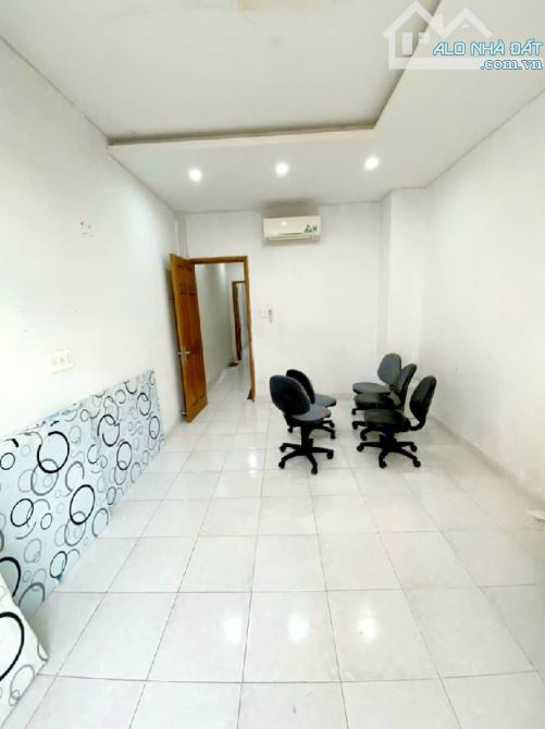 NHÀ ĐẸP 4 TẦNG 49M-HẺM 4M-AN DƯƠNG VƯƠNG-GIÁ 6 TỶ - 8