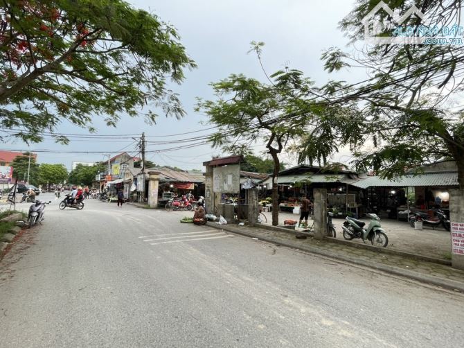 Giá Lợn Chết_Nhà Cực Rộng Đẹp-Dông Dư-Cạnh Chợ 86m * 3 Tầng - Nội Thất Đẹp chỉ 6₫ - 8