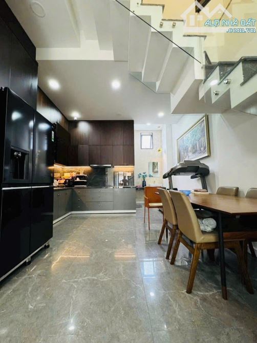 NHÀ VIP–GIÁ TỐT NHẤT-THANG MÁY– BÀNH VĂN TRÂN- NGANG  6,5m– DT KHỦNG 111m2 – 5 TẦNG MỚI – - 8