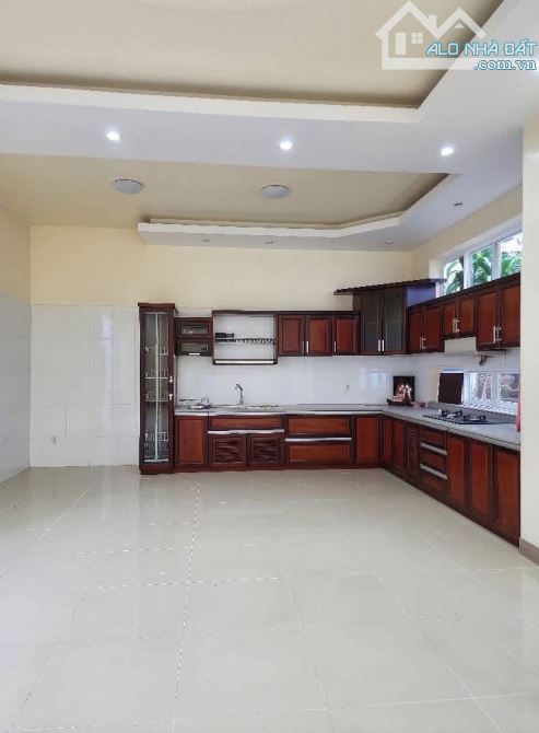 BIỆT THỰ GIÁ TỐT NGAY TT THÀNH PHỐ CẦN THƠ- LỘ NHỰA MỚI NÂNG CÂP 6M KHU VỰC YÊN TĨNH - 8