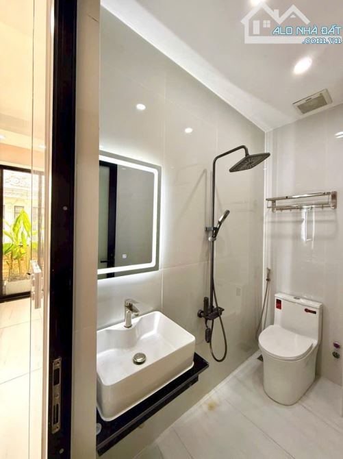 BÌNH TÂN TP.HCM - 4Mx15M - 4 TẦNG ĐẸP LUNG LINH - HẺM 6M . - 9