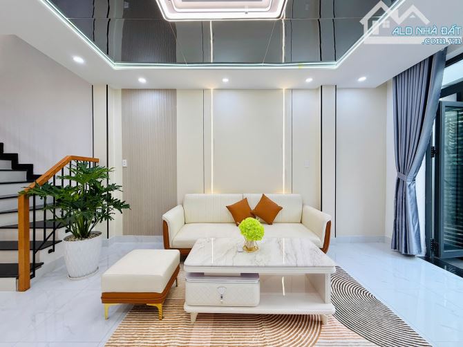 Gò vấp đường số 8 nhà 1 sẹc 3 lầu có 4 PN, 2 sân thượng chỉ 6,85 tỷ - 9