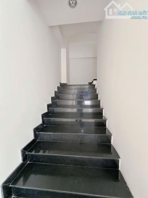 ĐỊNH CƯ-  CẦN BÁN MẶT TIỀN DOANH-NGAY CĂN HỘ Carillon - HOÀNG HOA THÁM- NGANG 9.2x 9.5 - 9
