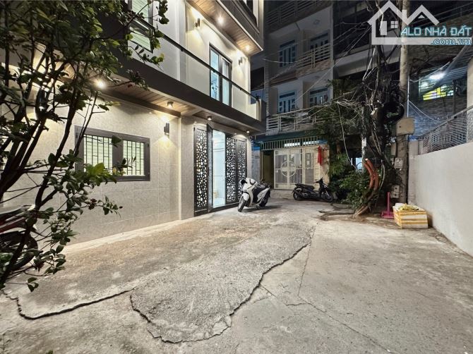 Ô TÔ TRÁNH - 200M TỚI ĐINH TIÊN HOÀNG Q1 - NHÀ ĐẸP 3 TẦNG KTS THIẾT KẾ - 24M2 NGANG LỚN 7M - 9