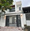 Nhà 1 trệt 1 lầu ngay khu dân cư cách Biện Hòa chỉ 10p di chuyển ,vừa hoàn thiện ,mới tinh