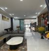 Bán nhà 5 tầng có thang máy mặt tiền đường Trần Nguyên Hãn trung tâm phố biển Nha Trang