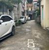 Đất Đông Mỹ oto tránh nhau ngay sân bóng