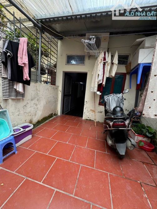 BÁN NHÀ CẤP 4 PHÂN LÔ NGÕ 512 NGỌC HỒI, 2 THOÁNG TRƯỚC SAU, Ô TÔ ĐỖ CỬA, SỔ VUÔNG VẮN